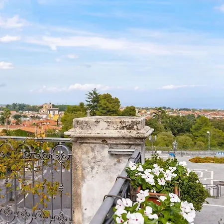 Di Leo Borgo Viscalori Penzion 2*